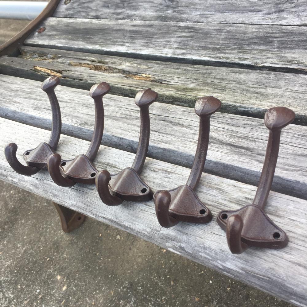1 Cast Iron Tack Saddle Hook Style Coat Hooks Hat Hook Rack Hall Tree BROWN